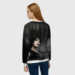 Свитшот с принтом Alice Cullen для женщины, вид на модели сзади №2. Цвет основы: белый