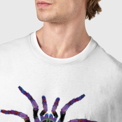 Футболка с принтом Огромный психоделический паук для мужчины, вид на модели спереди №4. Цвет основы: белый
