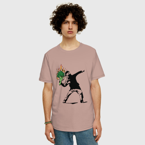 Мужская футболка хлопок Oversize с принтом Banksy веган, фото на моделе #1