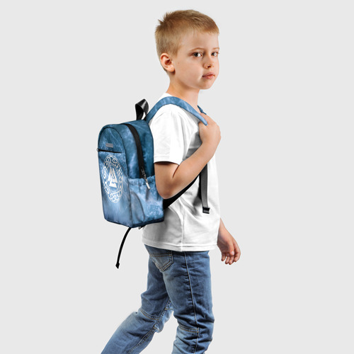 Детский рюкзак 3D с принтом Валькнут символ Бога Одина 3D, вид сзади #1