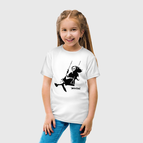Детская футболка хлопок с принтом BANKSY | БЭНКСИ девочка на качелях, вид сбоку #3
