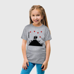 Детская футболка хлопок Banksy Бэнкси мальчик и девочка на горе оружия - фото 2