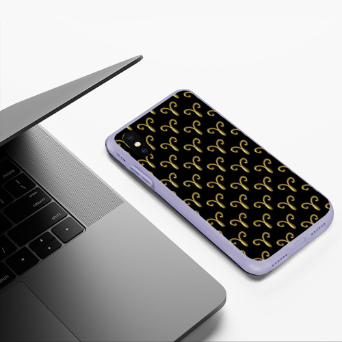 Чехол для iPhone XS Max матовый Золотой овен на черном фоне. Паттерн, цвет светло-сиреневый - фото 5