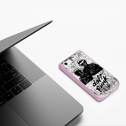 Чехол для iPhone 5/5S матовый Daft Punk B&W, цвет розовый - фото 5