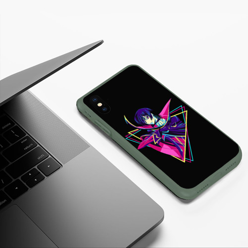 Чехол для iPhone XS Max матовый Код Гиасс Лелуш, цвет темно-зеленый - фото 5