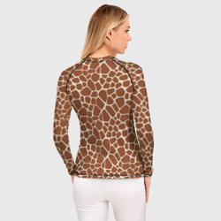Рашгард с принтом Шкура Жирафа - Giraffe для женщины, вид на модели сзади №2. Цвет основы: белый