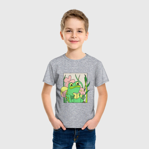 Детская футболка хлопок с принтом ЛЯГУШКА ЗА КНИГОЙ, фото на моделе #1