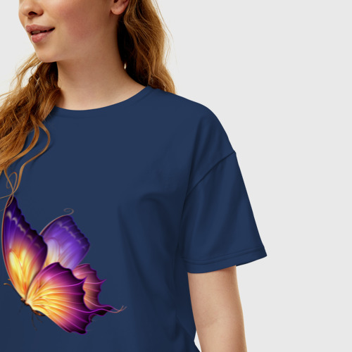 Женская футболка хлопок Oversize с принтом Красивая бабочка (A very beautiful butterfly), фото на моделе #1