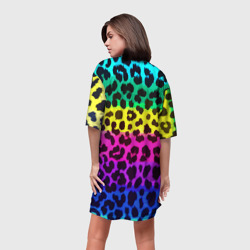 Платье с принтом Leopard Pattern Neon для женщины, вид на модели сзади №2. Цвет основы: белый