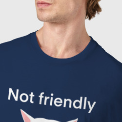 Футболка с принтом Not friendly, do not touch, текст с мемным котом для мужчины, вид на модели спереди №4. Цвет основы: темно-синий