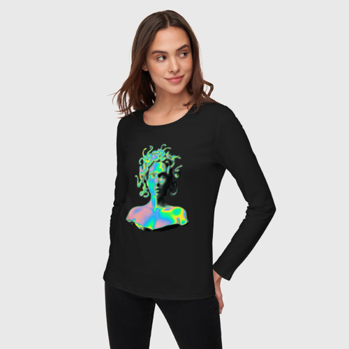 Женский лонгслив хлопок с принтом Gorgon Medusa / Vaporwave / Neon, фото на моделе #1
