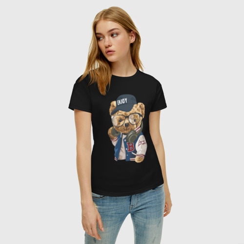 Женская футболка хлопок с принтом Прикольный мишутка / Enjoy, фото на моделе #1