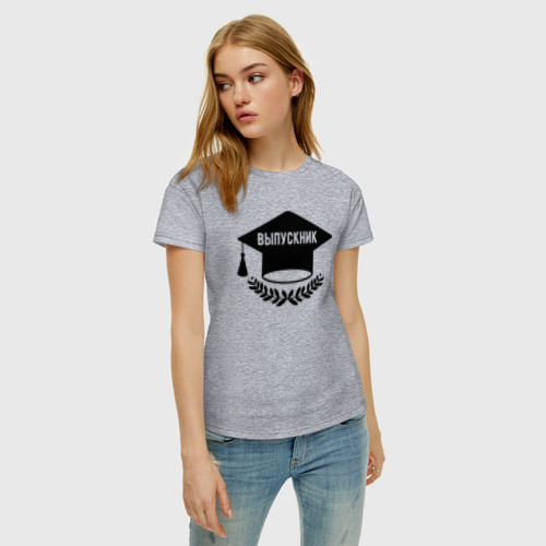 Женская футболка хлопок с принтом Выпускник!, фото на моделе #1