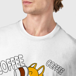 Футболка с принтом Корги хлебает кофе для мужчины, вид на модели спереди №4. Цвет основы: белый