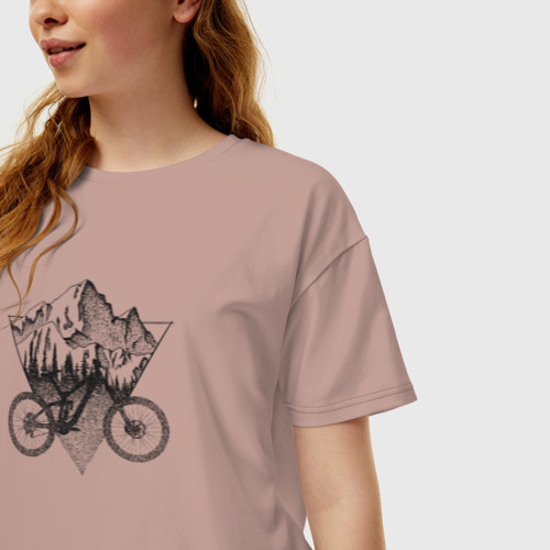 Женская футболка хлопок Oversize с принтом Mountains bikes, фото на моделе #1