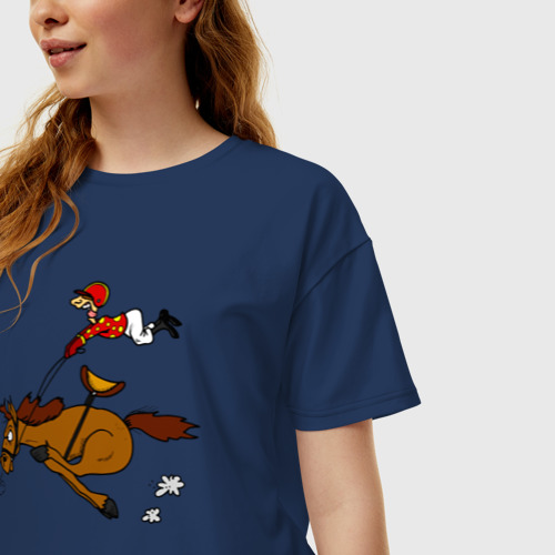 Женская футболка хлопок Oversize с принтом Скачки лошади с жокеем, фото на моделе #1