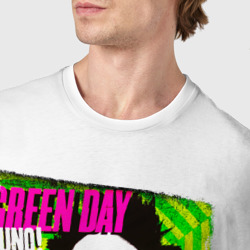 Футболка с принтом Green Day Грин Дэй постер для мужчины, вид на модели спереди №4. Цвет основы: белый