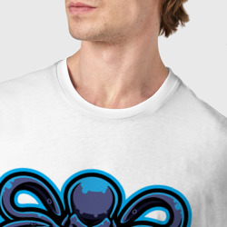 Футболка с принтом Blue octopus для мужчины, вид на модели спереди №4. Цвет основы: белый