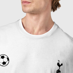 Футболка с принтом Tottenham Униформа Чемпионов для мужчины, вид на модели спереди №4. Цвет основы: белый