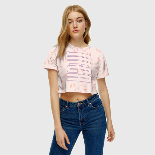 Женская футболка Crop-top 3D Имя Леся по-вертикали с розовым фоном, цвет 3D печать - фото 4