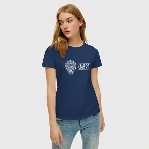Женская футболка хлопок с принтом Надпись СВАРОГ рунами, фото на моделе #1