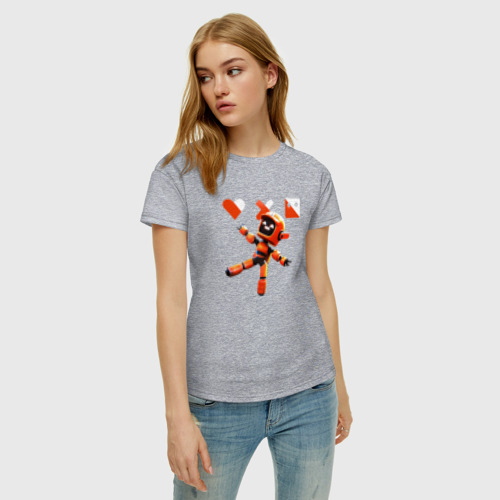 Женская футболка хлопок с принтом Love death and robots оранжевый робот, фото на моделе #1