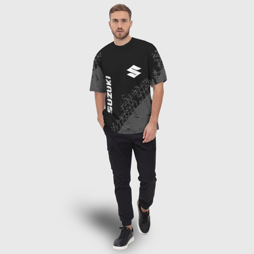 Мужская футболка oversize 3D Suzuki Speed на темном фоне со следами шин, цвет 3D печать - фото 5