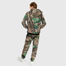 Костюм с принтом Камуфляж лесной для мужчины, вид на модели сзади №2. Цвет основы: черный