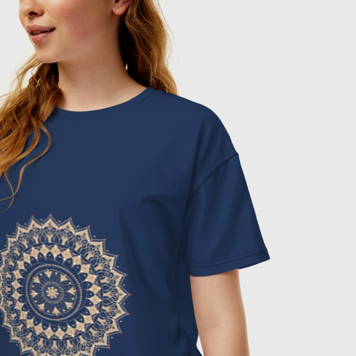 Женская футболка хлопок Oversize Магическая золотая мандала, цвет темно-синий - фото 3