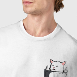 Футболка с принтом Карманный кот мем для мужчины, вид на модели спереди №4. Цвет основы: белый
