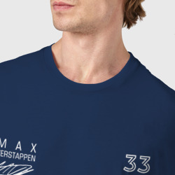 Футболка с принтом Max Verstappen Макс Ферстаппен для мужчины, вид на модели спереди №4. Цвет основы: темно-синий