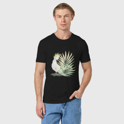 Мужская футболка хлопок Белый попугай с хохолком на фоне листьев пальмы - фото 2