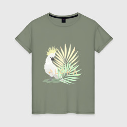 Белый попугай с хохолком на фоне листьев пальмы – Женская футболка хлопок с принтом купить со скидкой в -20%