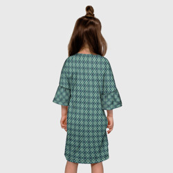 Платье с принтом Мелкий бирюзовый клетчатый узор для ребенка, вид на модели сзади №2. Цвет основы: белый