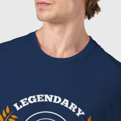 Футболка с принтом Лого Napoli и надпись Legendary Football Club для мужчины, вид на модели спереди №4. Цвет основы: темно-синий