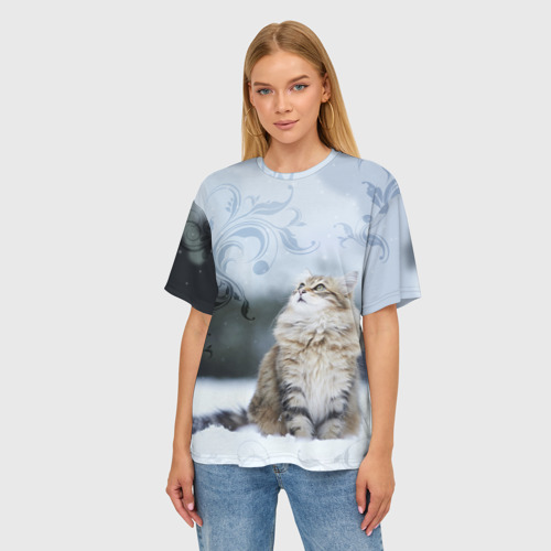 Женская футболка oversize 3D Сибирская кошка смотрит наверх, цвет 3D печать - фото 3