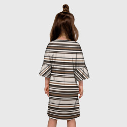 Платье с принтом Горизонтальные коричневые бежевые  черные полосы для ребенка, вид на модели сзади №2. Цвет основы: белый
