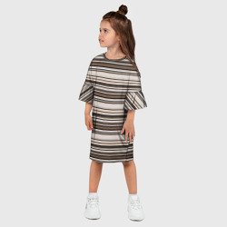 Платье с принтом Горизонтальные коричневые бежевые  черные полосы для ребенка, вид на модели спереди №2. Цвет основы: белый