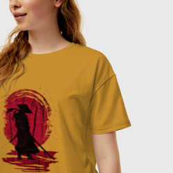 Женская футболка хлопок Oversize Самурай и красная луна - фото 2