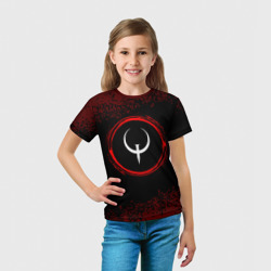 Футболка с принтом Символ Quake и краска вокруг на темном фоне для ребенка, вид на модели спереди №3. Цвет основы: белый
