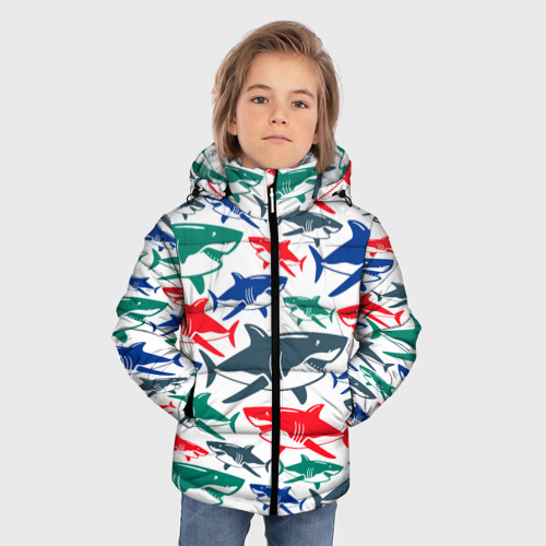 Зимняя куртка для мальчиков 3D с принтом Стая разноцветных акул - паттерн, фото на моделе #1