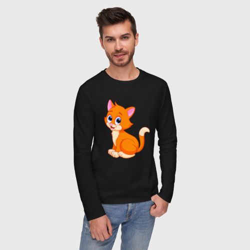 Мужской лонгслив хлопок с принтом Оранжевый котик сидит и смотрит, фото на моделе #1
