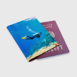 Обложка для паспорта матовая кожа Аквалангист исследует коралловый риф - фото 2