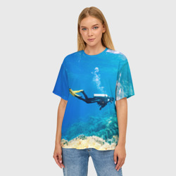 Женская футболка oversize 3D Аквалангист исследует коралловый риф - фото 2
