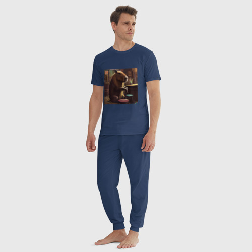 Мужская пижама хлопок Капибара в баре, цвет темно-синий - фото 5