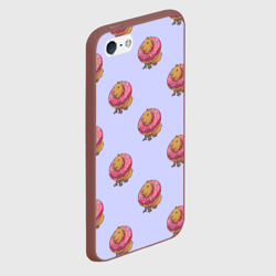 Чехол для iPhone 5/5S матовый Капибара в пончике паттерн - фото 2