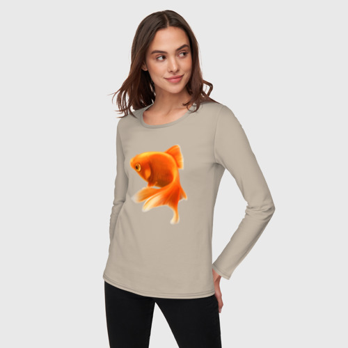 Женский лонгслив хлопок с принтом Китайский карась - Золотая рыбка, фото на моделе #1