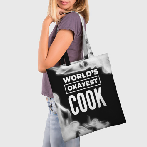 Шоппер 3D с принтом World's okayest cook - dark, фото на моделе #1