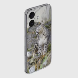 Чехол для iPhone 16 силиконовый с защитой камеры Снежный барс среди скал - фото 2