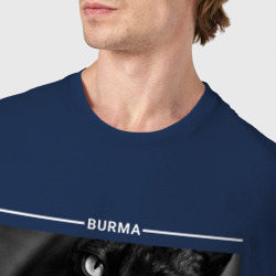 Футболка с принтом Милая Кошка Бурма для мужчины, вид на модели спереди №4. Цвет основы: темно-синий